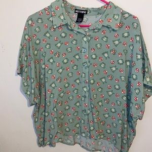 Women’s size M oversized button down short sleeve shirt from Hot Topic.